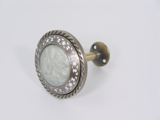 Pearl Disc Medallion Holdback - pearl_spindle_holdback